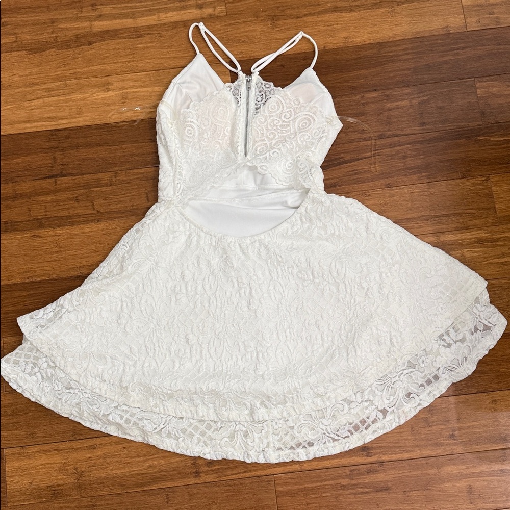Emerald Sundae White Lace Skater Dress - Picture 2 of 3